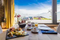 Rinderberg Swiss Alpine Lodge فنادق في Jaun