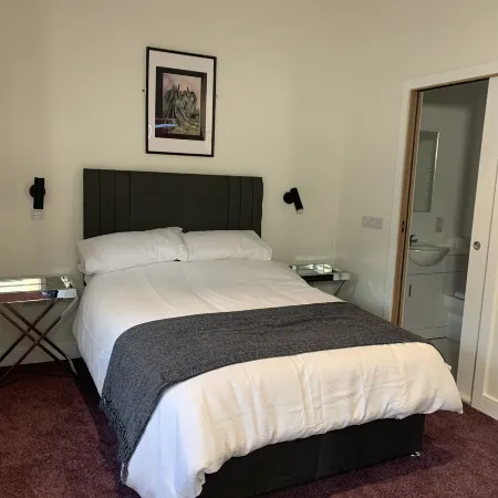 Stag & Thistle Hotel and Restaurant