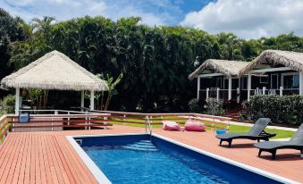 Red Hibiscus Villas