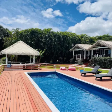 Red Hibiscus Villas