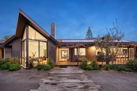 Galene Getaway Walk to Beach Pool Fire