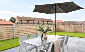 Huswell - Spacious Bungalow with Garden Near the Beach & Sea