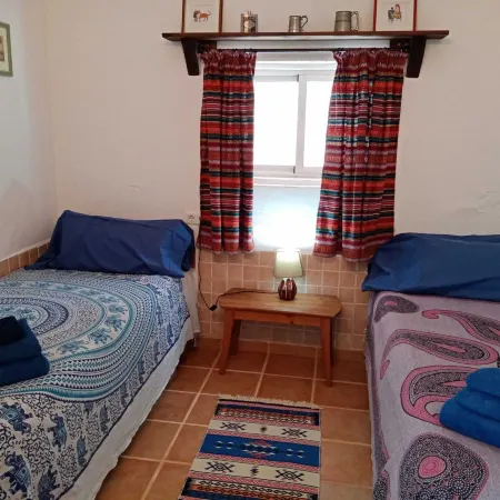 3 Bed Lodge - Sleeps 6 - Pool - Terrace - Parking