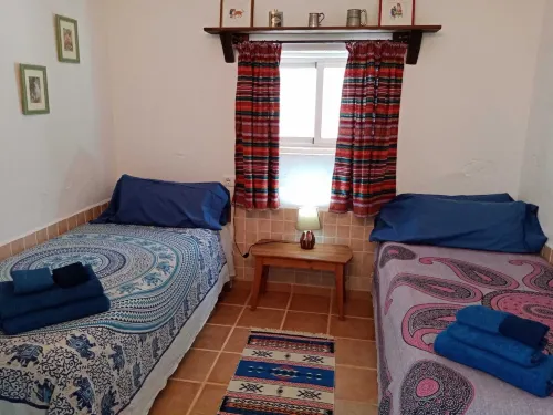 3 Bed Lodge - Sleeps 6 - Pool - Terrace - Parking - Wifi
