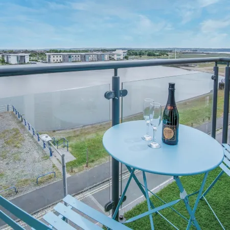 Skyline Duplex Penthouse - Llanelli