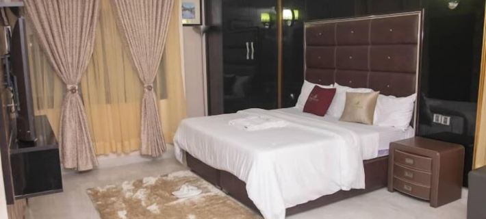 Lushville Hotel & Suites Hotels in Oredo