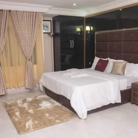 Lushville Hotel & Suites