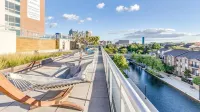 Canal Walk Downtown Apartments by Barsala