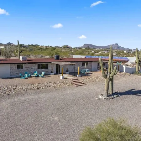 Panoramic Mountain Views, Heated Pool, 2 Kitchens