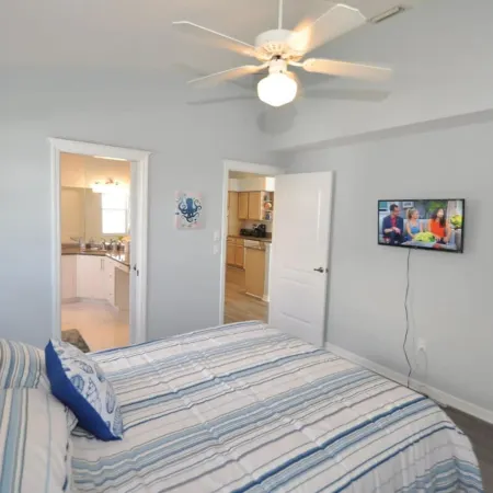 Canal Home w Heated Pool Dock