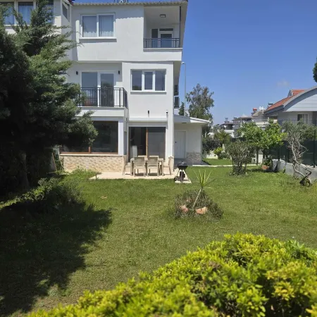 VILLA OLINDA 4 BED with huge garden