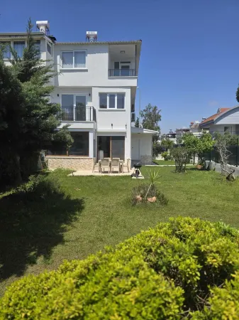 VILLA OLINDA 4 BED with huge garden