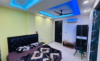 ICY White Varn Residency