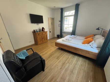 Vegas Hotel Отели рядом с достопримечательностью «Боннский университет»