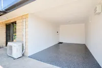 Gold Rush Apartments Hotels in Monkland