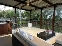 Stunning 2 bed With Pool - 2275 - Apartments