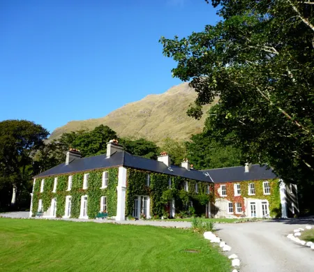 Delphi Lodge Отели в г. Tully Beg