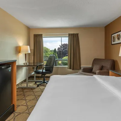 Comfort Inn West Hotels near TELUS World of Science - Edmonton