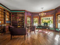 Luxary Castle & SPA near Skiing Resort Hotels in Wrightwood