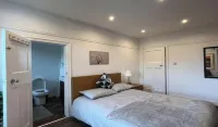 Spacious 3-Bedroom Luxury Home with Garden – North London Retreat