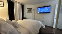 Cozy 1-bedroom pet friendly resort style living in San Diego  UTC/lajollla