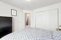 Charming 2-bedroom apartment in fantastic Twin Falls with WiFi, AC Hotels near Rock Creek Park