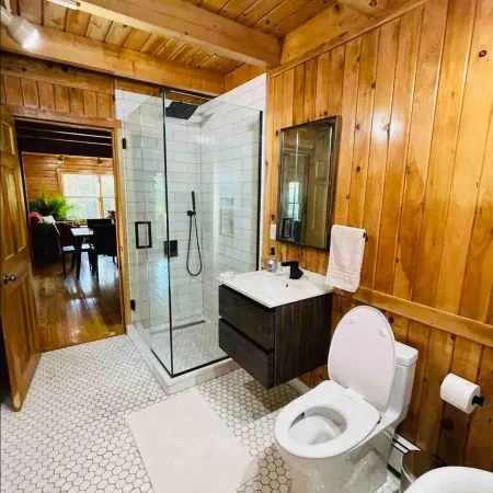 Peaceful 3-Bedroom Log Cabin Retreat in the Heart of Idyllic Sparrow Bush NY