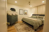 "Sage Suite ArnoTriplex! Hot Tub+Pet Friendly!