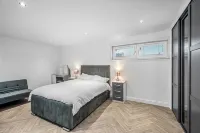 Luxury Apartment with Sea Views Balcony Hotels in 