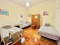 Fortune Guest House Hotels near Humberto Delgado Airport