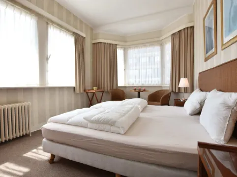 Former Hotel in the Centre and Near the Beach in Panne