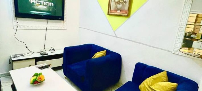 1 Bed Studio Sleeps 2 - Wifi Balcony Parking Hotels in Wouri