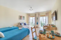 Old Village & Prestige Hotels near Praia da Quarteira