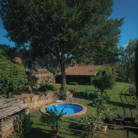 Casale Delle Papere with Private Pool Near Rome