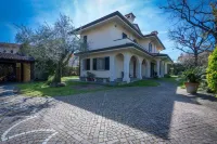 Villa le Fontanelle in Forte Dei Marmi with AC - Homestays