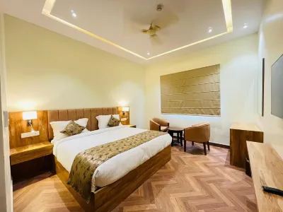 EKAS 飯店 Charbagh Railway Station附近的飯店