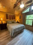 Falcons Nest cabin with AC and WiFi in enchanting Calhoun TN