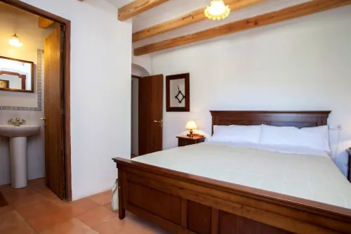 Ca'n Ferru.Old house renovated in Biniaraix overlooking the valley