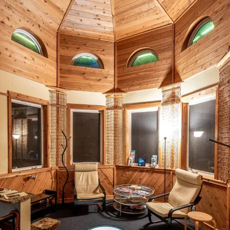 Aloft Apartment - Above It All (Not in a Box