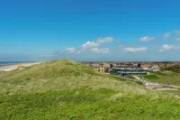 Wijde Blick 310 Apartment Near Callanstoog Beach - parking