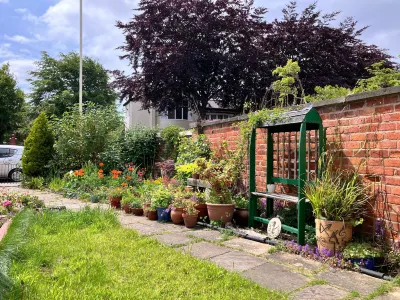 2 Bed-Sleeps 4-Parking-Beachside-Golf Access
