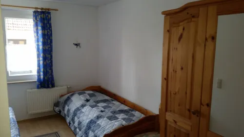 Separate vacation apartment close to the sea (800m) in Wustrow, quiet central location, WLAN