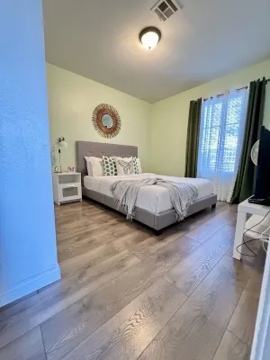 Private Studio 4 minutes from Strip !!! West of The Strip/서부 라스베가스 스트립 호텔