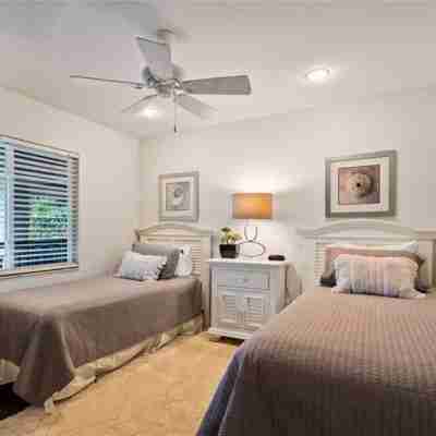 Siesta Key Resort, Private beach, pickle ball & tennis paradise. Rooms