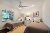 Siesta Key Resort, Private beach, pickle ball & tennis paradise.