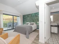Estoril Village Guest House Hotel dekat Pantai Poca