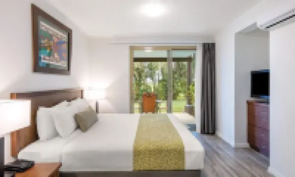 Fiji - Whyndham- Beachfront Resort- Denarau - 1 BR Hotels near Captain Cook Cruises Fiji