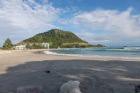 Designer Seaview Chic accommodation for the discerning traveler