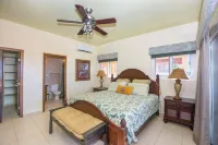 Fantastic Condo with Ocean Views and Pool in Sunset Villas