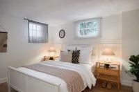 Cozy Quiet 2 Bed Victoria Retreat with Gym 사니치 호텔